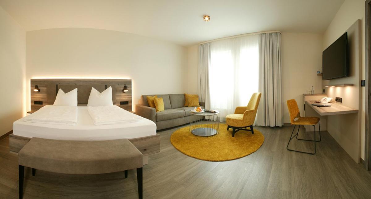 Hotel Sonne Garni Rudersberg ภายนอก รูปภาพ